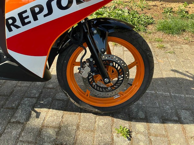 2015 honda cbr 125r motorfiets - afbeelding 10 van  24