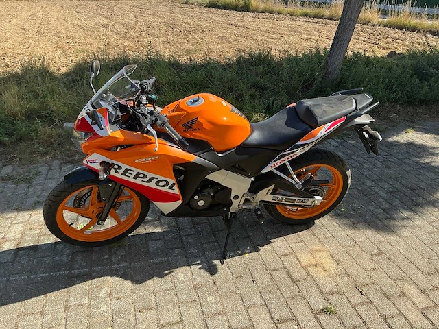 2015 honda cbr 125r motorfiets - afbeelding 19 van  24