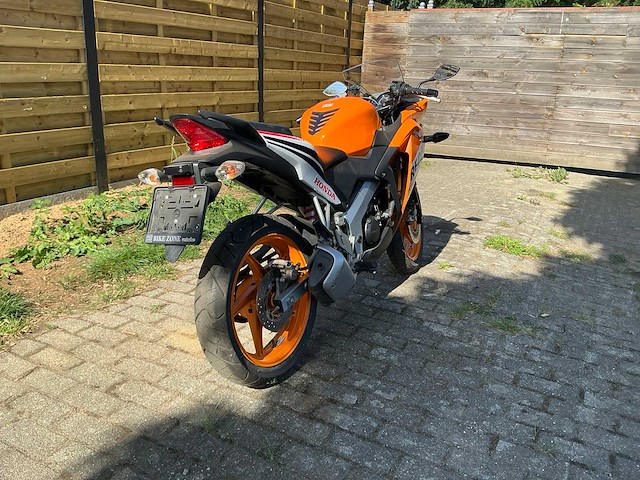 2015 honda cbr 125r motorfiets - afbeelding 22 van  24