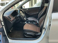 2015 hyundai i20 1.2 benzine hatchback auto - afbeelding 11 van  43