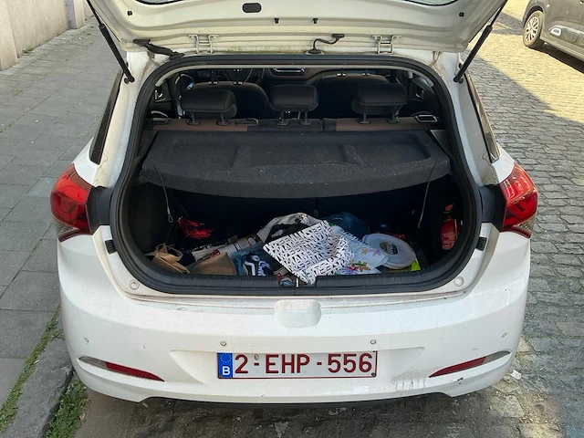 2015 hyundai i20 1.2 benzine hatchback auto - afbeelding 25 van  43