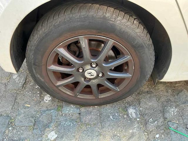 2015 hyundai i20 1.2 benzine hatchback auto - afbeelding 31 van  43