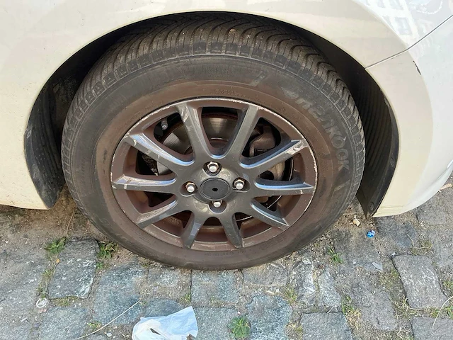 2015 hyundai i20 1.2 benzine hatchback auto - afbeelding 32 van  43
