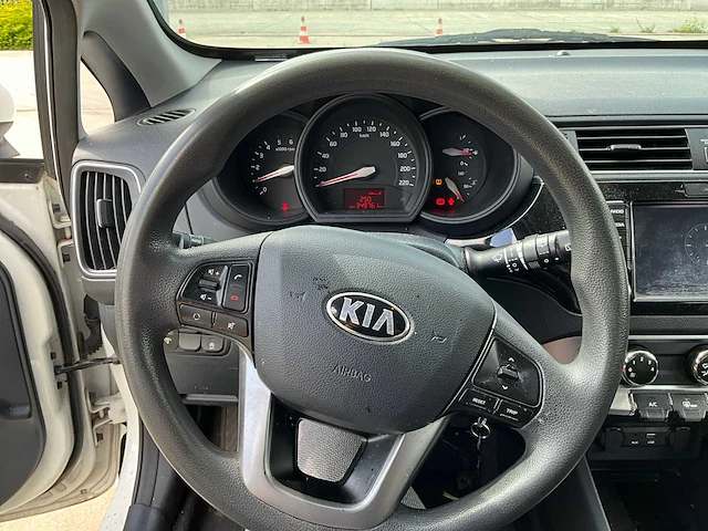 2015 kia rio personenauto - afbeelding 8 van  30