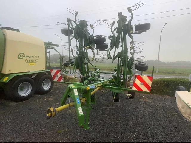 2015 krone kw8.82 t getrokken schudder overige landbouwmachines - afbeelding 1 van  19