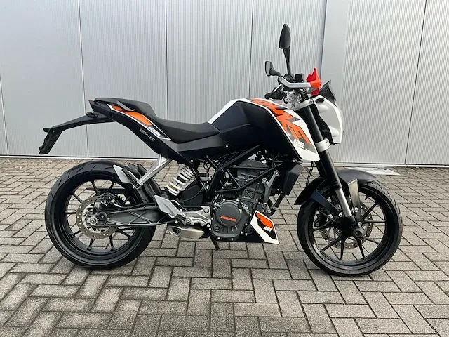 2015 ktm duke motorfiets - afbeelding 1 van  17