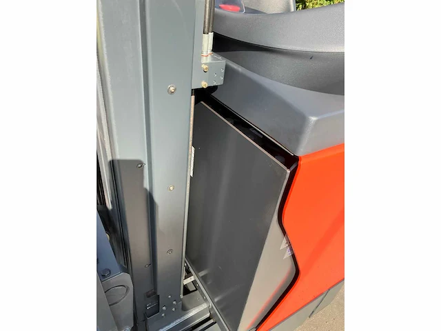 2015 linde r14 reach truck - afbeelding 18 van  59