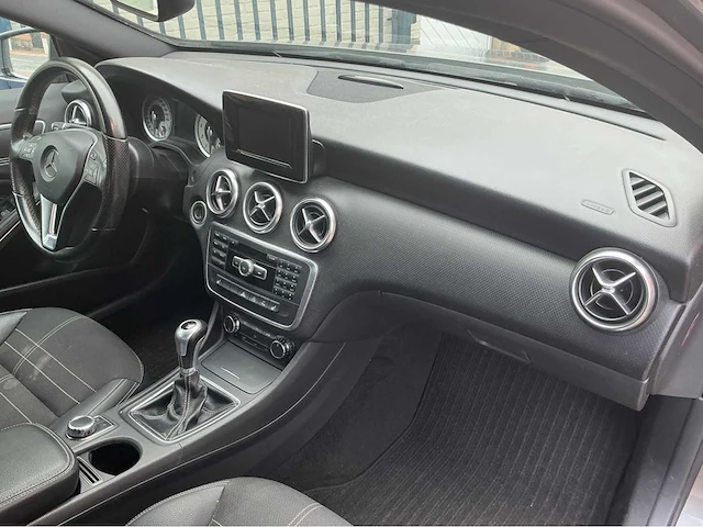 2015 mercedes-benz a 180 stationwagen personenauto - afbeelding 2 van  35