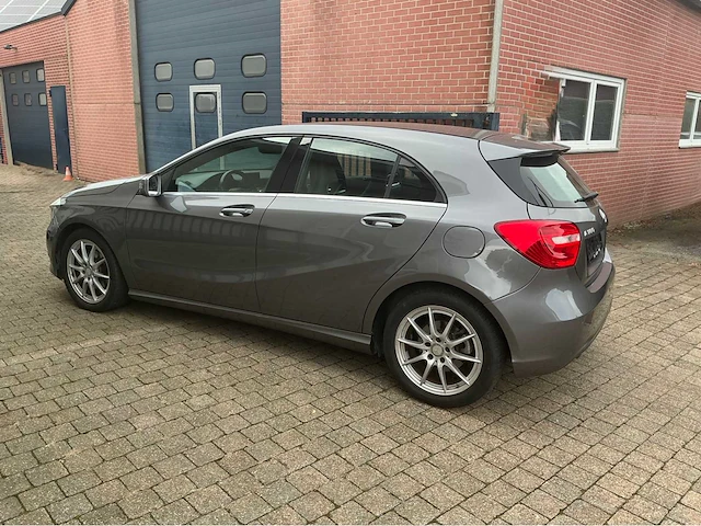 2015 mercedes-benz a 180 stationwagen personenauto - afbeelding 23 van  35