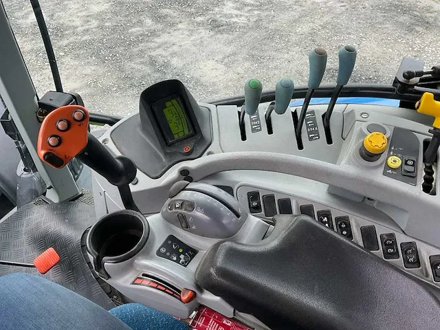 2015 new holland t7.210 vierwielaangedreven landbouwtractor - afbeelding 3 van  30