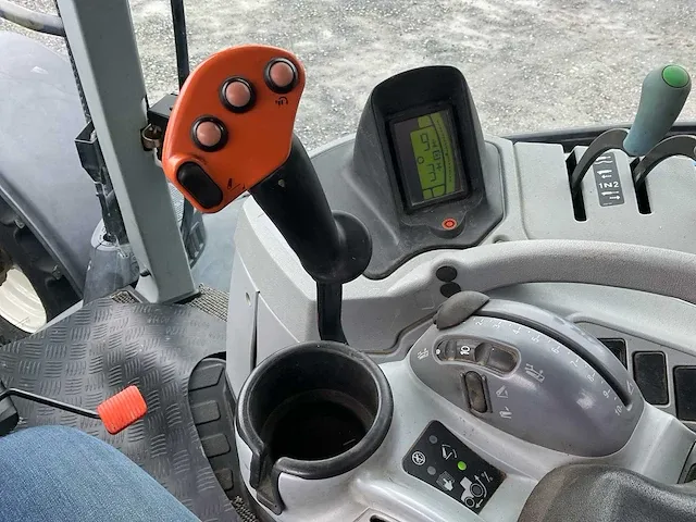 2015 new holland t7.210 vierwielaangedreven landbouwtractor - afbeelding 4 van  30