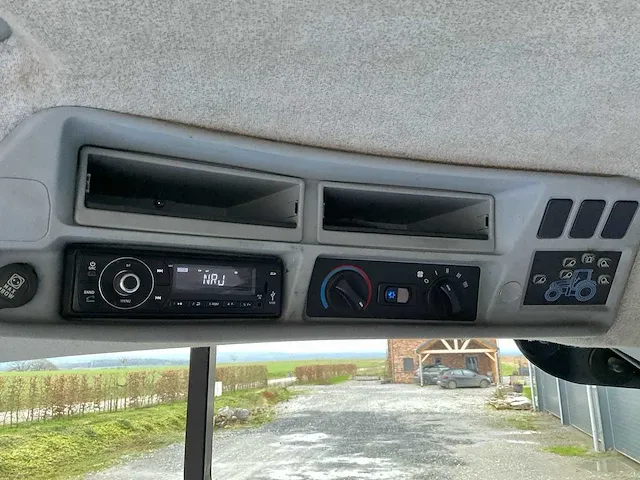 2015 new holland t7.210 vierwielaangedreven landbouwtractor - afbeelding 6 van  30