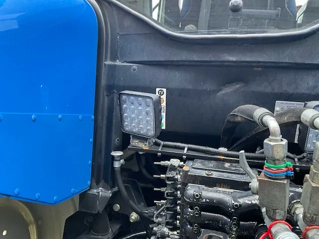 2015 new holland t7.210 vierwielaangedreven landbouwtractor - afbeelding 21 van  30