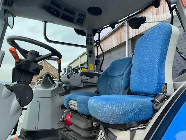 2015 new holland t7.210 vierwielaangedreven landbouwtractor - afbeelding 29 van  30