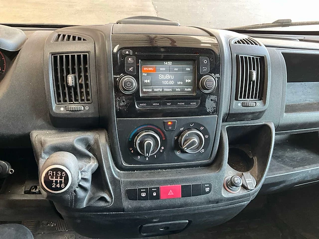 2015 peugeot boxer lichte vrachtwagen - afbeelding 18 van  39