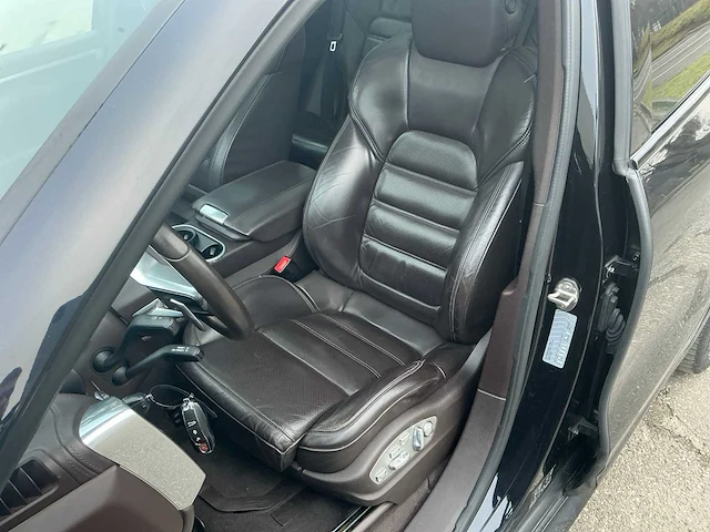 2015 porsche cayenne s e-hybrid - afbeelding 11 van  44