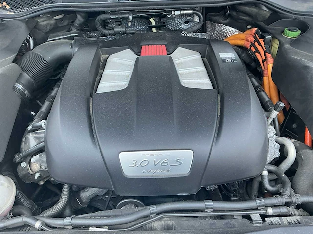 2015 porsche cayenne s e-hybrid - afbeelding 32 van  44