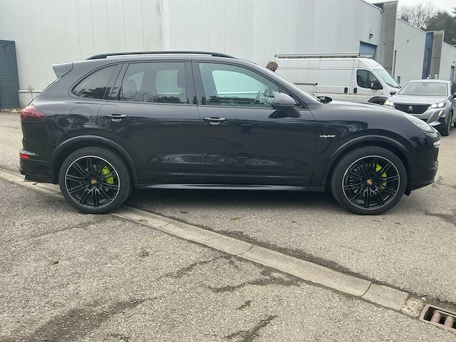 2015 porsche cayenne s e-hybrid - afbeelding 41 van  44