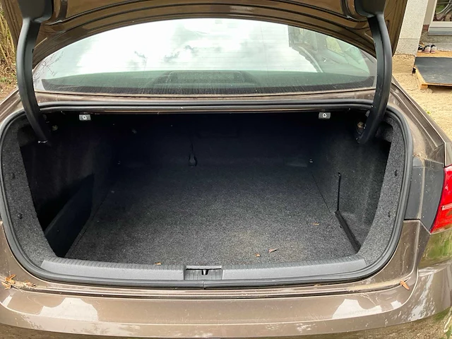 2015 volkswagen jetta personenauto - afbeelding 18 van  33
