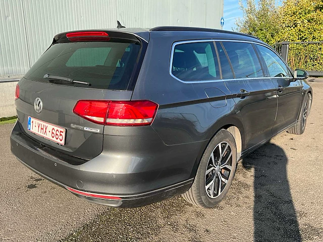 2015 volkswagen passat personenauto - afbeelding 20 van  24