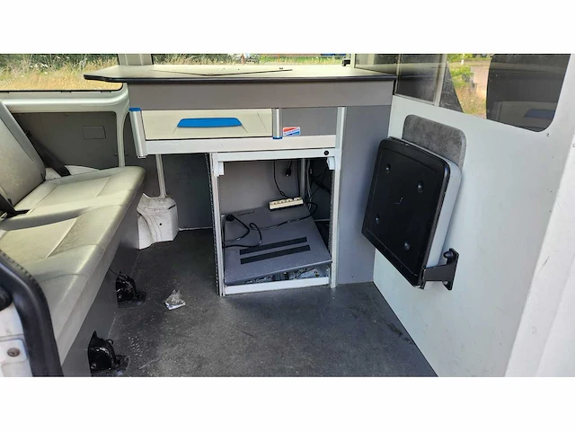 2015 volkswagen transporter kombi - afbeelding 43 van  45