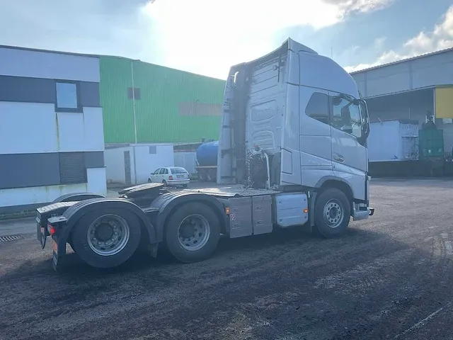 2015 volvo fh16 750 vrachtwagen (80 ton) - afbeelding 3 van  49