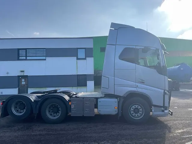 2015 volvo fh16 750 vrachtwagen (80 ton) - afbeelding 4 van  49