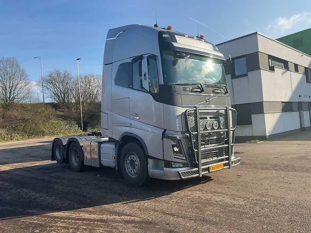 2015 volvo fh16 750 vrachtwagen (80 ton) - afbeelding 5 van  49