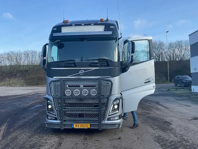 2015 volvo fh16 750 vrachtwagen (80 ton) - afbeelding 8 van  49