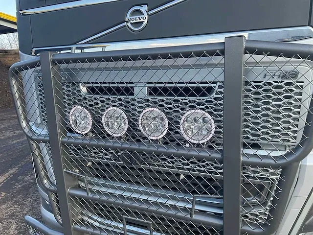 2015 volvo fh16 750 vrachtwagen (80 ton) - afbeelding 10 van  49