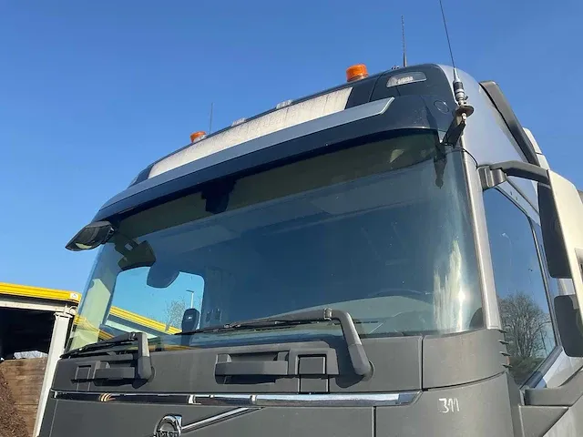 2015 volvo fh16 750 vrachtwagen (80 ton) - afbeelding 13 van  49