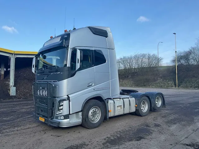 2015 volvo fh16 750 vrachtwagen (80 ton) - afbeelding 12 van  49