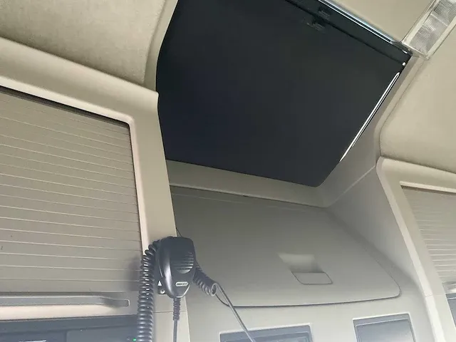 2015 volvo fh16 750 vrachtwagen (80 ton) - afbeelding 26 van  49