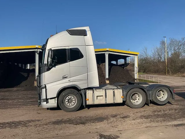 2015 volvo fh16 750 vrachtwagen (80 ton) - afbeelding 45 van  49