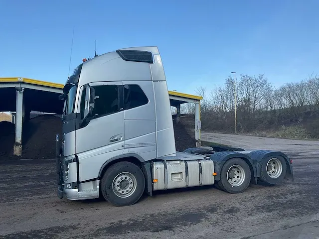 2015 volvo fh16 750 vrachtwagen (80 ton) - afbeelding 46 van  49