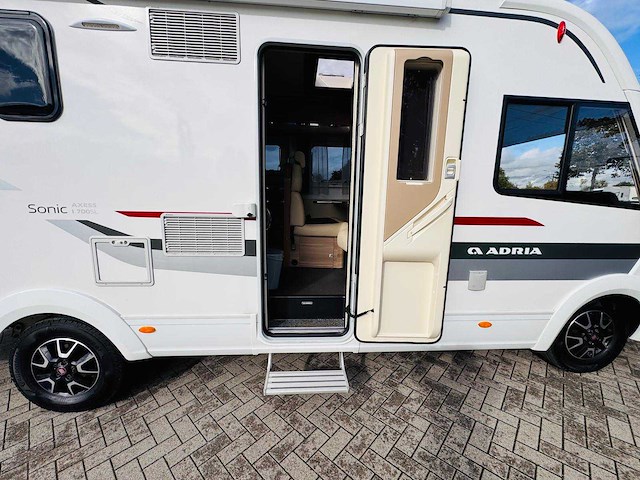 2016 adria sonic l 700 sl camper - afbeelding 4 van  37