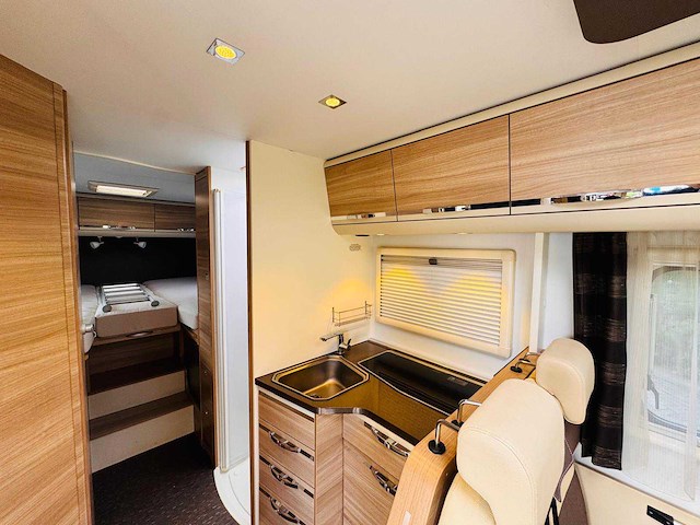 2016 adria sonic l 700 sl camper - afbeelding 18 van  37