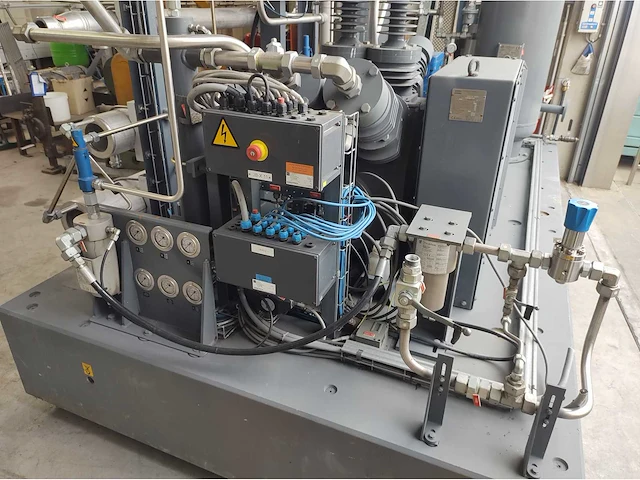 2016 atlas copco - c4u114.4gpw - cng compressor - afbeelding 11 van  44