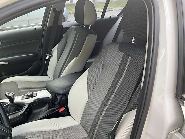 2016 bmw 116i 1k4 auto - afbeelding 17 van  64