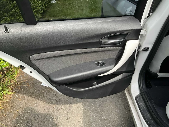 2016 bmw 116i 1k4 auto - afbeelding 25 van  64