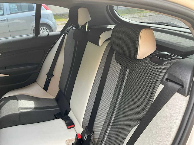 2016 bmw 116i 1k4 auto - afbeelding 29 van  64