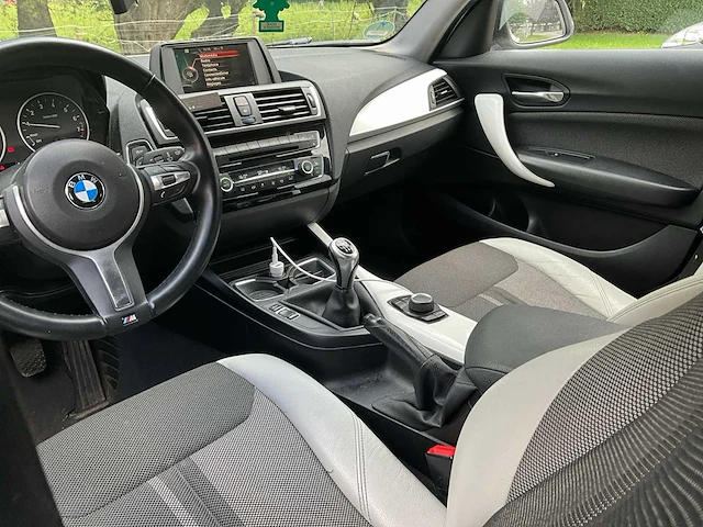 2016 bmw 116i 1k4 auto - afbeelding 31 van  64