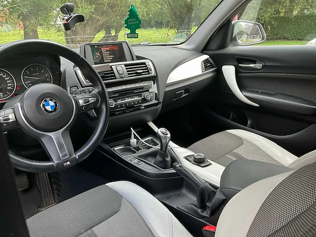 2016 bmw 116i 1k4 auto - afbeelding 32 van  64