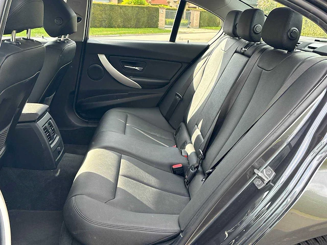 2016 bmw 316d f30 lci - afbeelding 28 van  42