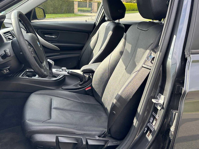 2016 bmw 316d f30 lci - afbeelding 31 van  42