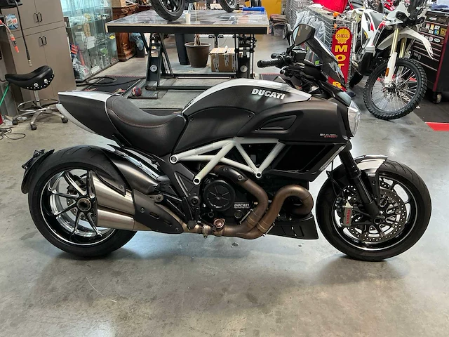 2016 ducati diavel carbon - afbeelding 4 van  65
