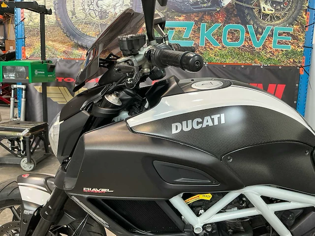 2016 ducati diavel carbon - afbeelding 11 van  65