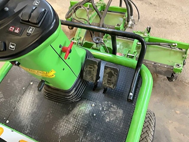 2016 etesia 124 dx 4x4 tractor type grasmaaier - afbeelding 9 van  34