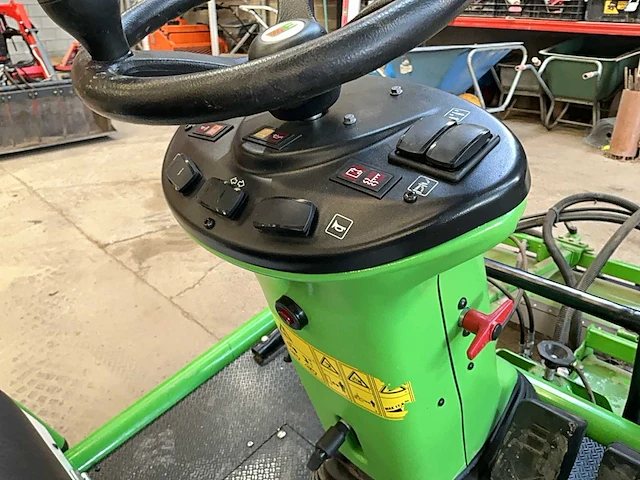 2016 etesia 124 dx 4x4 tractor type grasmaaier - afbeelding 11 van  34