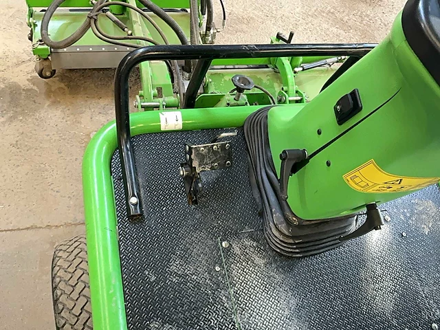 2016 etesia 124 dx 4x4 tractor type grasmaaier - afbeelding 14 van  34